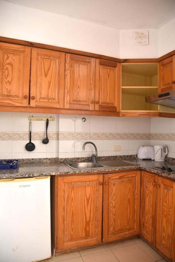 Sunny Silencio Park Apartment Арона Екстериор снимка