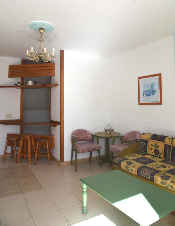 Sunny Silencio Park Apartment Арона Екстериор снимка